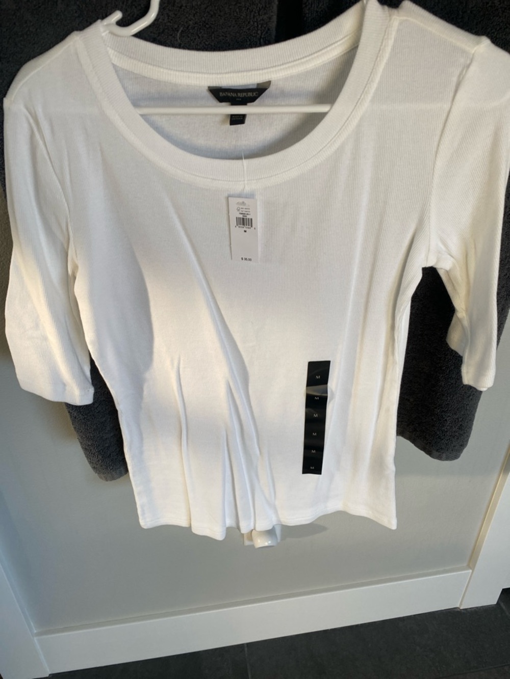 NWT Banana Republic White Short Sleeve Scoop Neck Tee